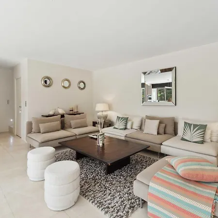 House A C 3bd 6p - Garden & Pool St-tropez سان تروبيه