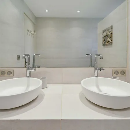 شقة House A C 3bd 6p - Garden & Pool St-tropez *