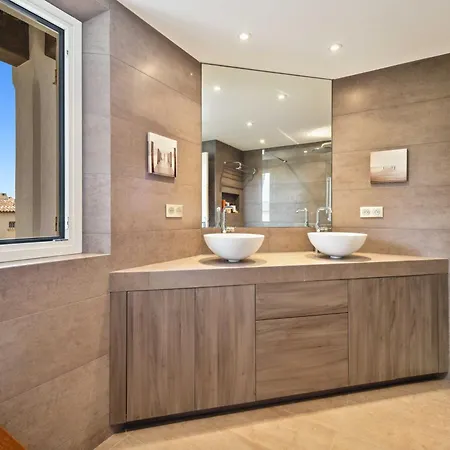 House A C 3bd 6p - Garden & Pool St-tropez سان تروبيه