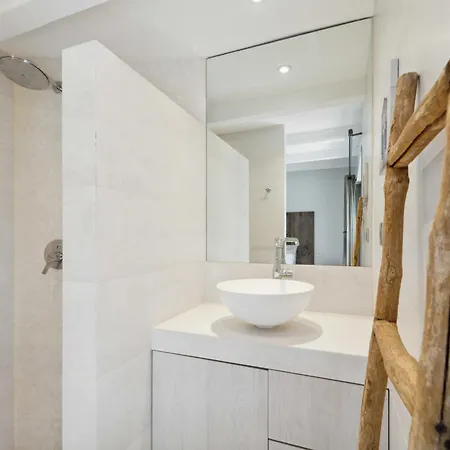 شقة House A C 3bd 6p - Garden & Pool St-tropez سان تروبيه